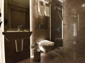 Schlosshotel Berlin By Patrick Hellmann