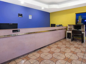 Days Inn by Wyndham Airport - Phoenix