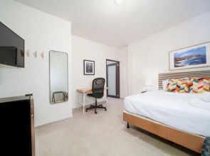 Room 1 - Stylish Accessible Suite