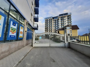 Apartment 32