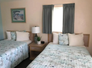 Carlton House Motel