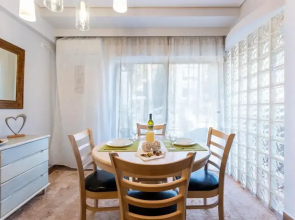 Alimos Bright Apartment Near the Beach