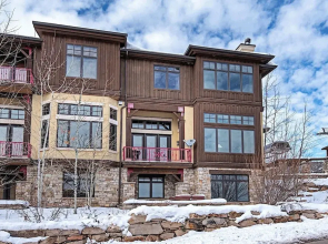 Vintage Steps to Slopes 1 by Casago