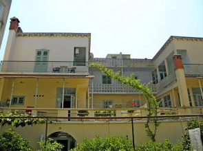 Apartment and Rooms Dragana