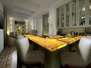 Hilton Garden Inn Miami South Beach