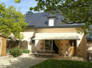 Comfortable semi-detached holiday home 700m from the beach in Brittany