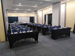 San Tomas Suites