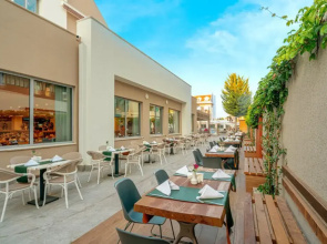 Side Story Resort & Spa