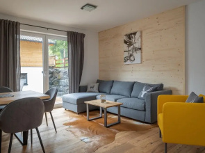 Ski-in Chalet With hot tub and Sauna