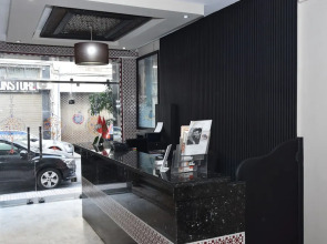 Cade Hotel