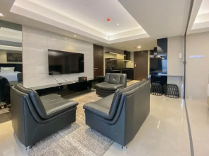 Spacious Combined Studio Apartment At Warhol (W/R) Residence