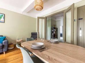 VICTORIA STANDING Calme, neuf et plein centre