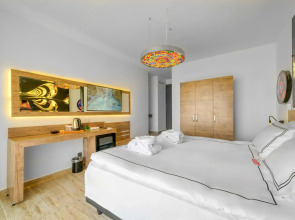 Illusion Beach Club Hotel +16 Only Adult