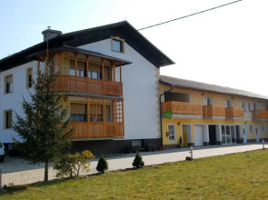 Tourist farm and beekeeping Salamun