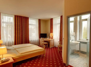 Winter Garden Hotel - Bergamo Airport