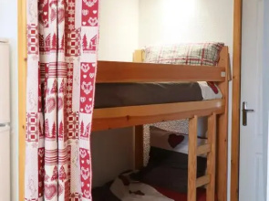 Appartement d'une chambre avec vue sur le lac et wifi a Les Angles a 1 km des pistes