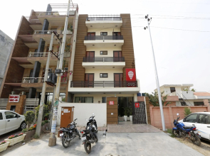 Collection O 3593 Rumaisa Residency