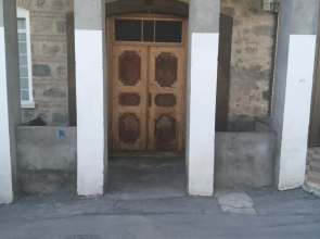 Ali Ancient House 555