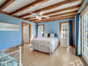 Lake Travis Waterfront Retreat