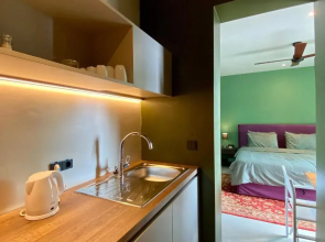 FinIQ Boutiq Studios + Apartment