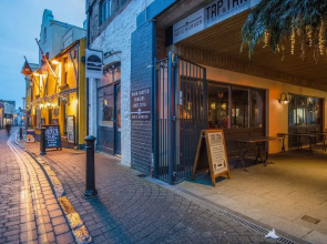 Penthouse At The Mews - 2 Bed Apartment - Tenby