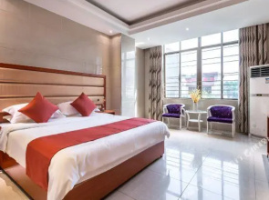 Jiahua Business Hotel (Danzhou Summer Plaza Store)