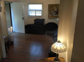 Awesome Cozy 1 bedroom Coachhouse