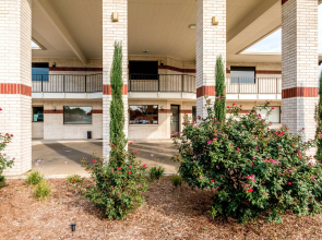 Motel 6 San Antonio, TX - South WW White Rd