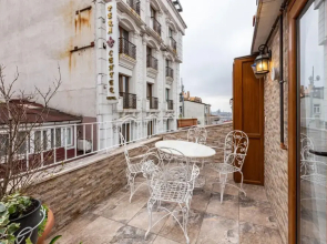 Splendid Flat With Terrace Near Istiklal Street