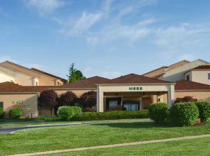 Courtyard by Marriott St Louis Westport Plaza