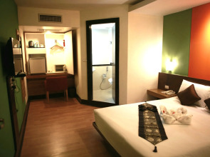 The Seasons Bangkok Huamark