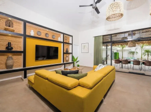 New Oasis in Gated Community With Pool Breakfast