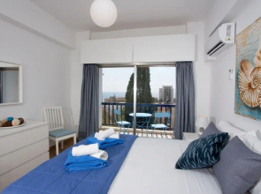 White Arches Sea View Apartment