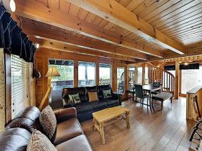 View W/ Hot Tub, Sauna, Theater & Pool! 2 Bedroom Cabin
