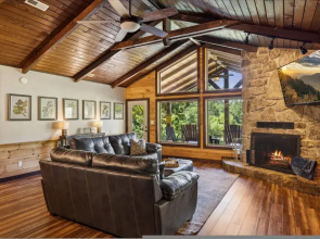 Private 15 Acres w Pond Hot Tub Game Room