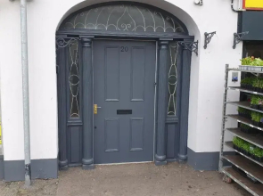 The Wee Stop Gap. Luxury 3 bedroom apartment.