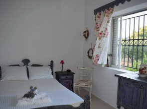 3h Athina Cottage in Athens Riviera, Saronida