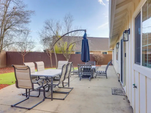 Walk Downtown: Remodeled Home in Murphys w/ Yard!