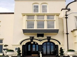 The New Staincliffe Hotel