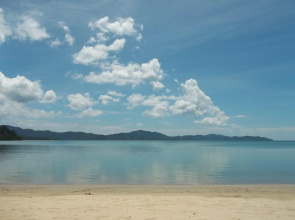 Ausan Beach Front Cottage and Restaurant