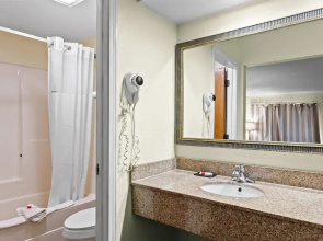 Quality Inn Grayson, KY