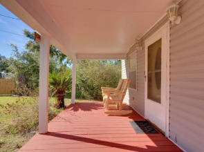 Stunning Gulfport Getaway ~ 1 Mi to the Beach