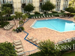 Rosen Inn, closest to Universal