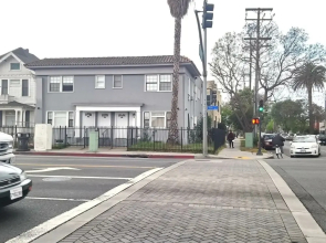 10 Min To The Beach! Perfect For A Family Or Friend Group. Self Check-in & Recently Renovated 2 Bedroom Apts by RedAwning