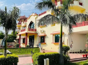 The Quila Camps & Resort