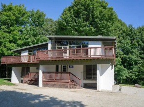 Tyrolean Village Resort-6 Bedroom Chalet