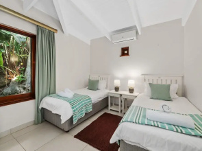 San Lameer Villa Rentals  2707