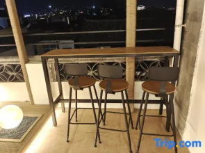 Meet House on the Moon White Light Luxury Accommodation (Dali Ancient City Store)