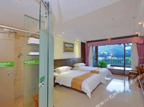 Xinyinzhan Hot Spring Holiday Resort