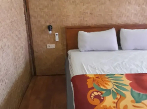Menjangan Hostel